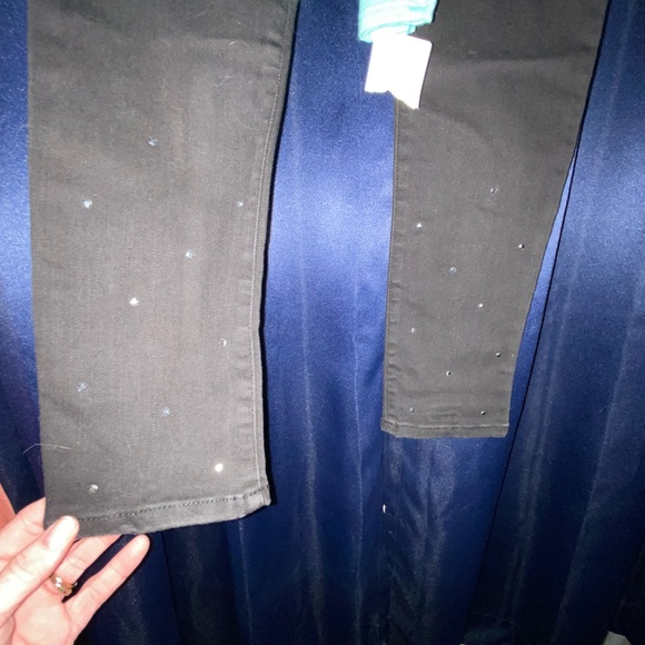 New. Matching outfit. - Picture 4 of 6